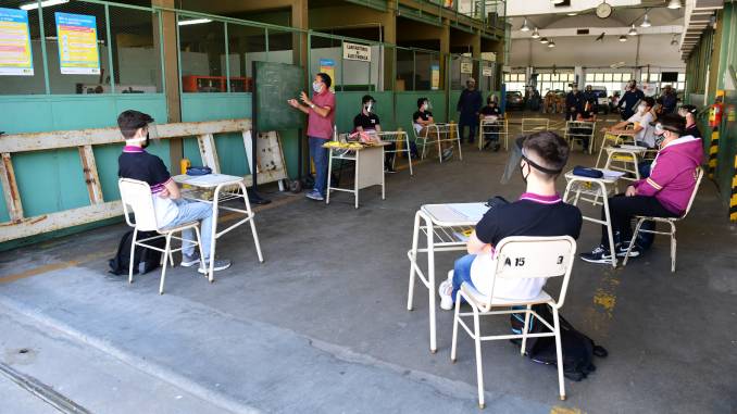 En este momento estás viendo En la Ciudad se registraron 30 muertes por Covid-19  en el ámbito educativo porteño