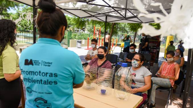 Desde Octubre se brindan talleres sobre compostaje y huerta domiciliaria en la Ciudad