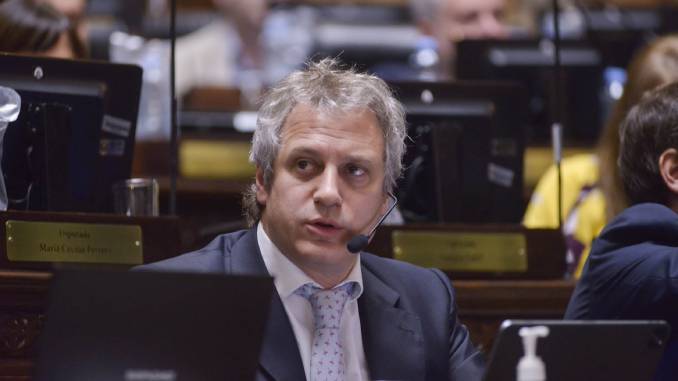 Felipe Miguel presentó su 12ª disertación en la Legislatura de la Ciudad