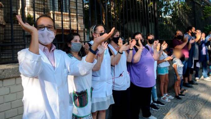 En este momento estás viendo Representantes de la escuela para sordos en Villa Devoto convocaron a una marcha