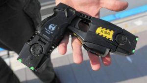 Lee más sobre el artículo El ministro de seguridad de la Ciudad recurrirá a la Justicia por la compra de las pistolas Taser