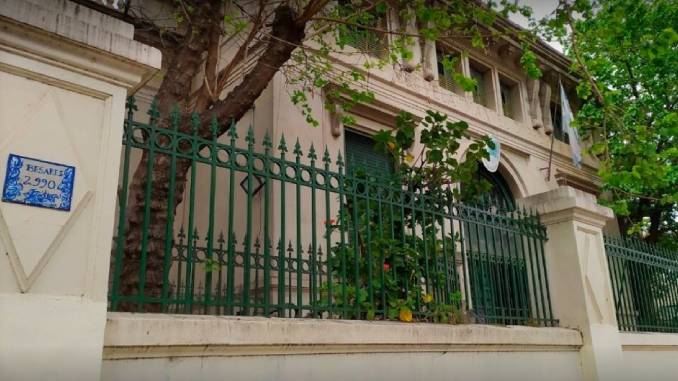 En este momento estás viendo Prosiguen las denuncias por la plaga de ratas en las escuelas de la Ciudad