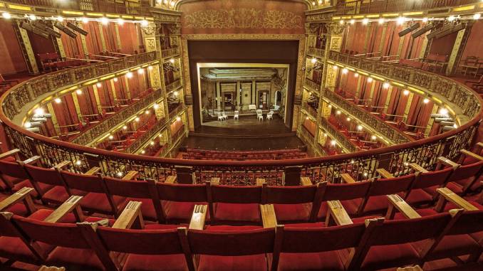 En este momento estás viendo El Teatro Nacional Cervantes fue distinguido por la Asociación Nacional de Amigos