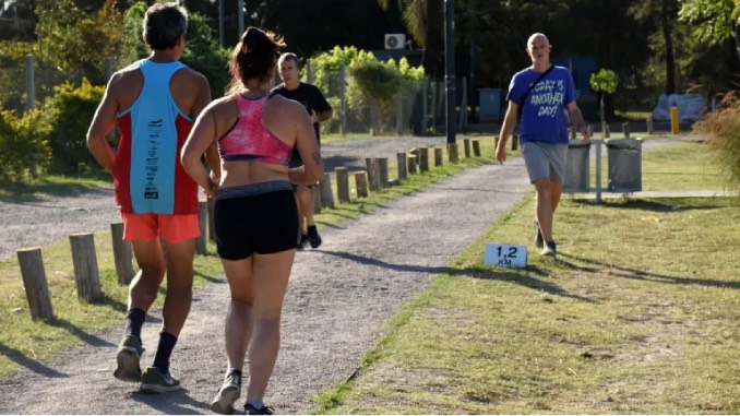 En este momento estás viendo Se acondicionó un nuevo circuito deportivo y un patio de juegos renovado en Parque Avellaneda