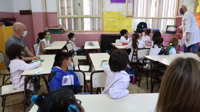 Lee más sobre el artículo La oposición desmintió a Rodriguez Larreta acerca de la implementación de escuelas bilingües en la Ciudad