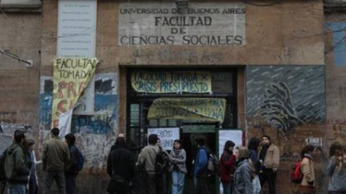 En este momento estás viendo Debido a los crecientes robos en la UBA de Ciencias Sociales solicitan reforzar la seguridad