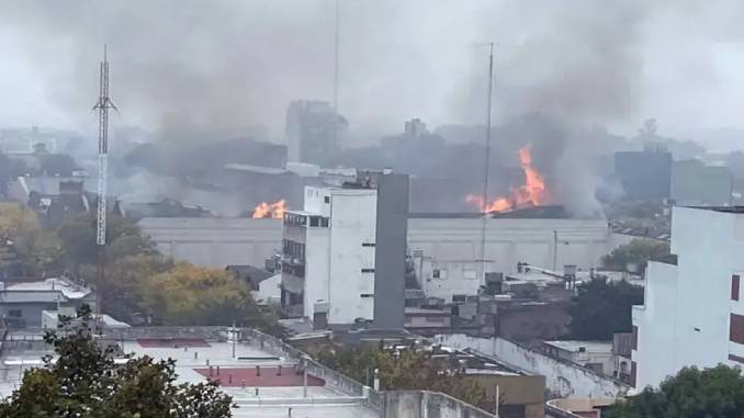 En este momento estás viendo Nuevamente se incendió el depósito de Iron Mountain en el barrio de Barracas