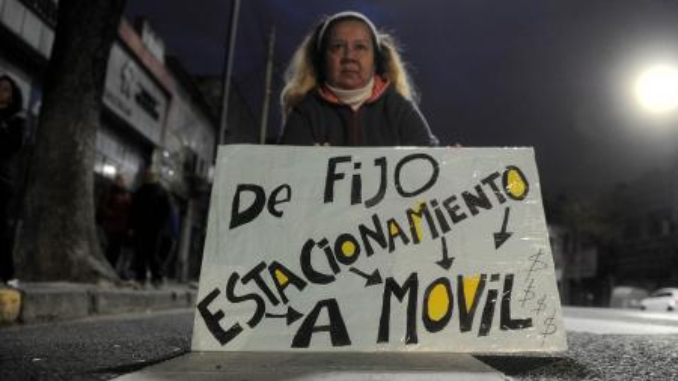 Vecinos volvieron a protestar contra el Metrobus de Alberdi