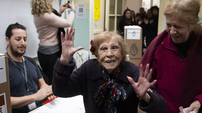 En este momento estás viendo El sufragio de “Mamina”, con 110 años la mujer más longeva del padrón de la Ciudad