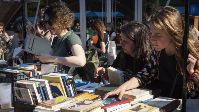 En este momento estás viendo Vuelve la Fiesta del Libro Usado en la plaza del lector en el barrio porteño de Recoleta