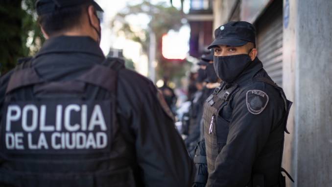 En este momento estás viendo La policía de la Ciudad apresó a dos delincuentes