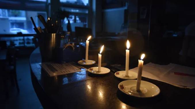 En este momento estás viendo Aproximadamente 16.000 usuarios se encuentran sin luz en el AMBA por la alta demanda de energía por las altas temperaturas