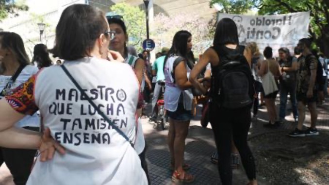 En este momento estás viendo Gremios y familias de la comunidad educativa denuncian falta de viandas completas del Gobierno de la Ciudad