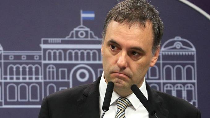 Lee más sobre el artículo El vocero presidencial reconoció que retienen más de 5 millones de alimentos adquiridos sin repartir
