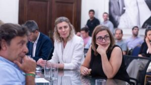 Lee más sobre el artículo En la Legislatura de la Ciudad se realizó una reunión de la Comisión de Mujeres